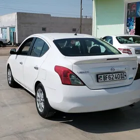 Nissan Versa 2013