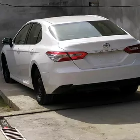 Toyota Camry 2018