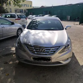 Hyundai Sonata 2011