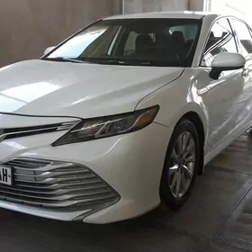 Toyota Camry 2018