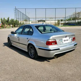 BMW E39 2001