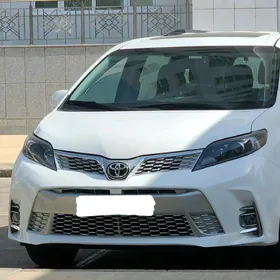 Toyota Sienna 2016