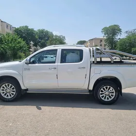 Toyota Hilux 2013