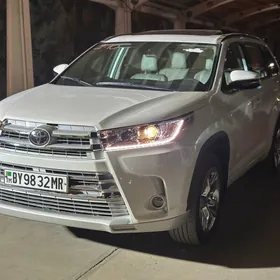 Toyota Highlander 2019