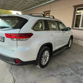 Toyota Highlander 2019