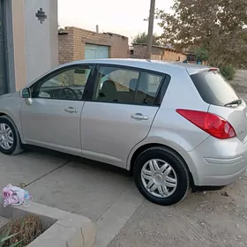 Nissan Versa 2010