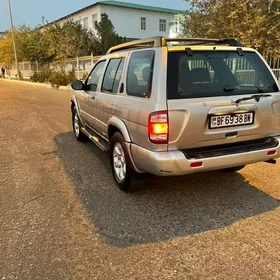 Nissan Pathfinder 2004