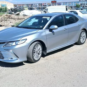 Toyota Camry 2020