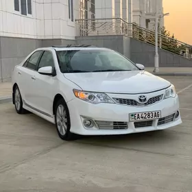 Toyota Camry 2014