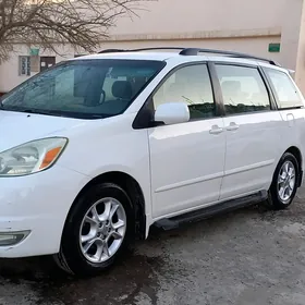 Toyota Sienna 2004