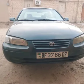 Toyota Camry 1999