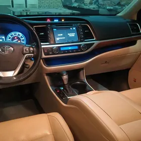 Toyota Highlander 2019