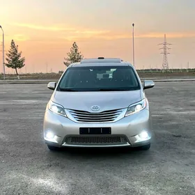 Toyota Sienna 2016