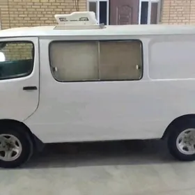 Toyota Hiace 2012