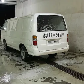 Toyota Hiace 2002