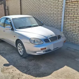 Daewoo Leganza 2000