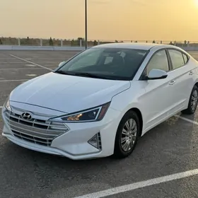 Hyundai Elantra 2019