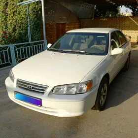 Toyota Camry 2000