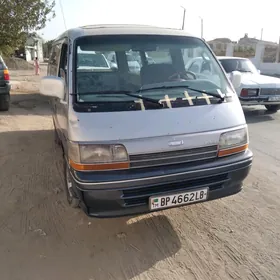 Toyota Hiace 2000