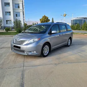 Toyota Sienna 2016