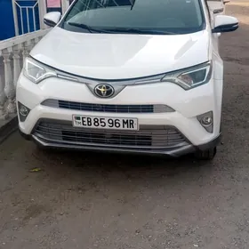 Toyota RAV4 2018