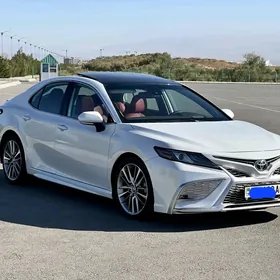 Toyota Camry 2019