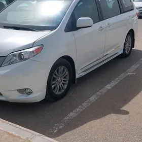 Toyota Sienna 2016