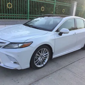 Toyota Camry 2017