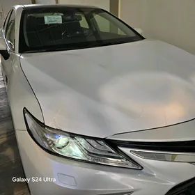 Toyota Camry 2024