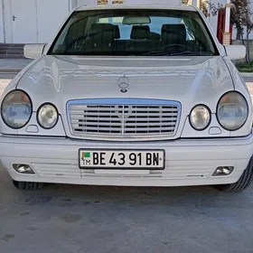 Mercedes-Benz E320 1999