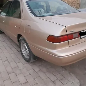 Toyota Camry 1999