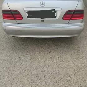 Mercedes-Benz E320 2002