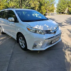 Toyota Sienna 2017