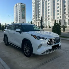 Toyota Highlander 2020