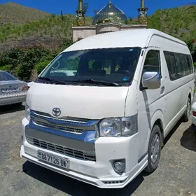 Toyota Hiace 2009