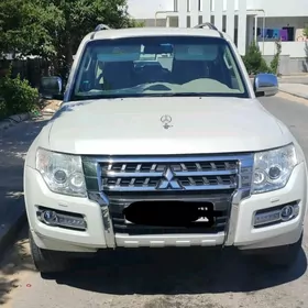 Mitsubishi Pajero 2014