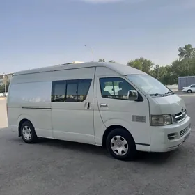 Toyota Hiace 2005