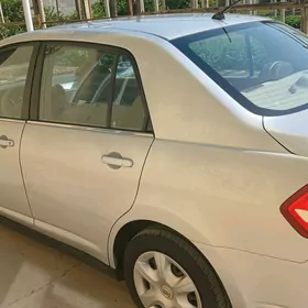 Nissan Tiida 2008