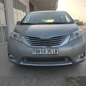 Toyota Sienna 2011