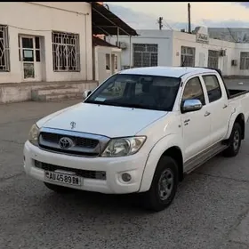 Toyota Hilux 2011