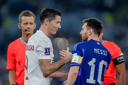 Lewandowski Çempionlar ligasynda oýun sany/gol boýunça Ronaldudan geçip, Messi bilen deňleşdi