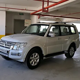 Mitsubishi Pajero 2015