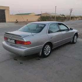 Toyota Camry 2001