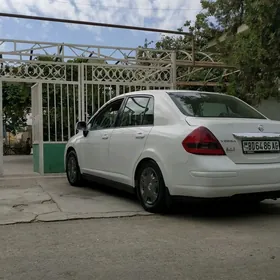 Nissan Versa 2008