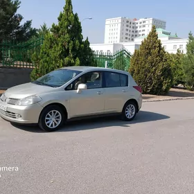 Nissan Versa 2008