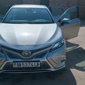 Toyota Camry 2021