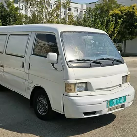 Nissan Urvan 2008