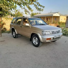 Nissan Pathfinder 1999