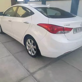 Hyundai Elantra 2012