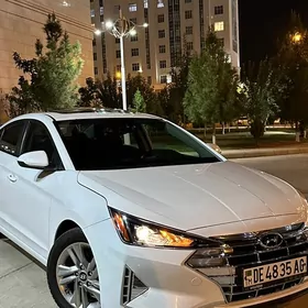 Hyundai Elantra 2019